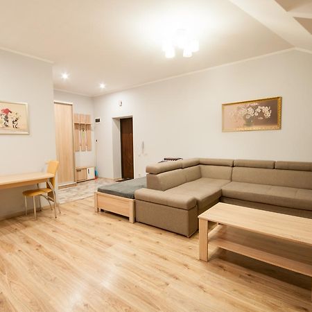 Wonderful Flat On City Center Uzhhorod Bagian luar foto
